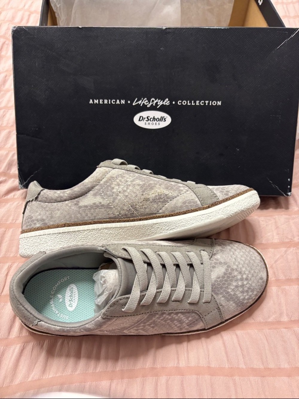 Dr. Scholl's Light grey Textured Lace slip on sneakers.